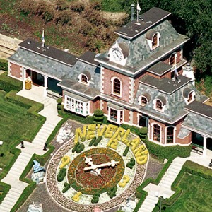 michael-jackson-neverland-ranch-mansion