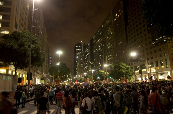 Entenda os protestos que estão rolando em vários pontos do Brasil