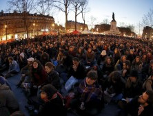 “Nuit Debout”: uma juventude francesa revoltada, mas esperançosa